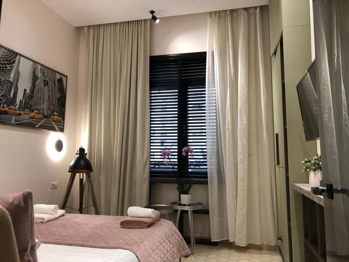 Urban Stay Tirana Deluxe Buitenkant foto