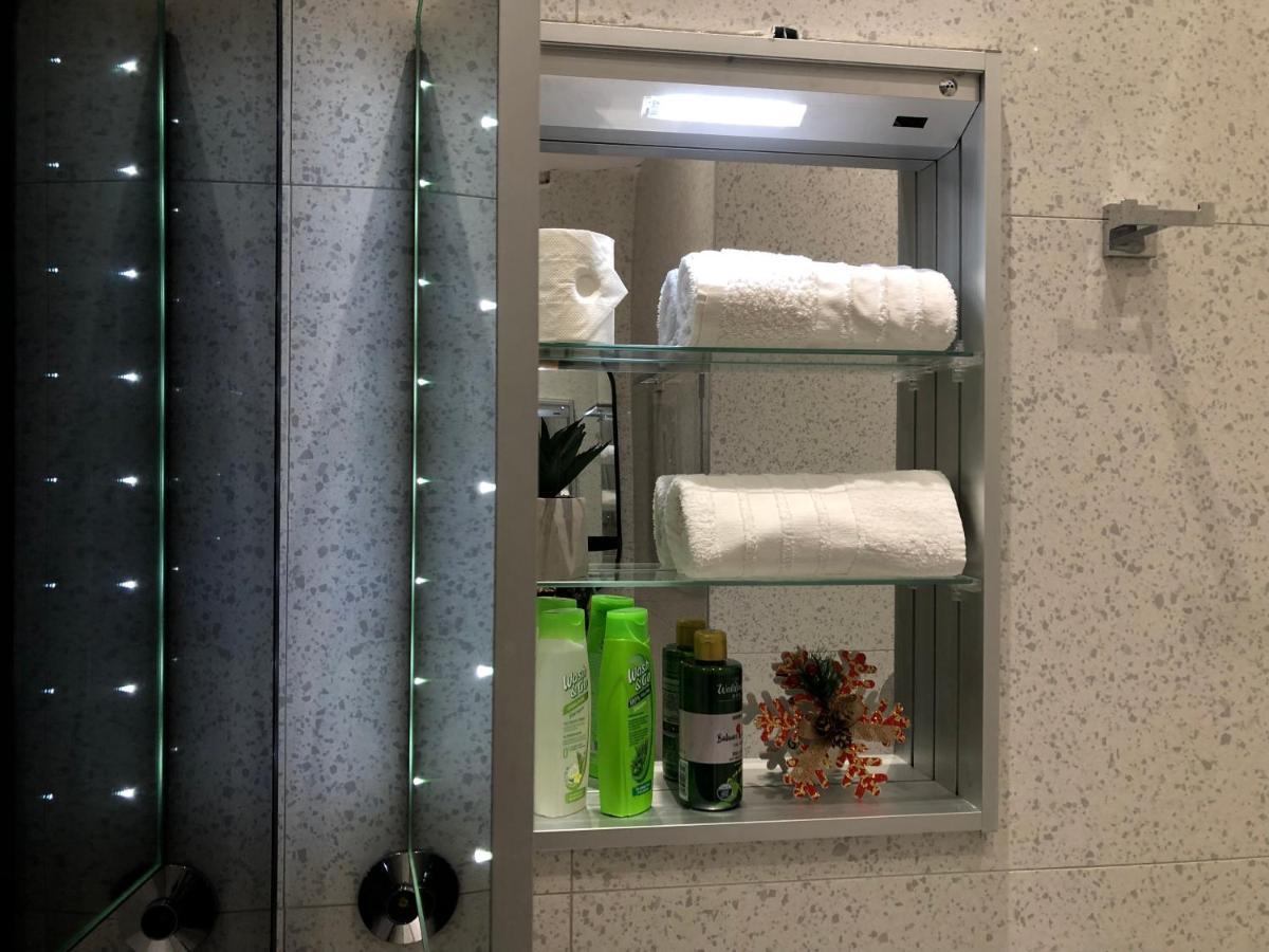 Urban Stay Tirana Deluxe Buitenkant foto