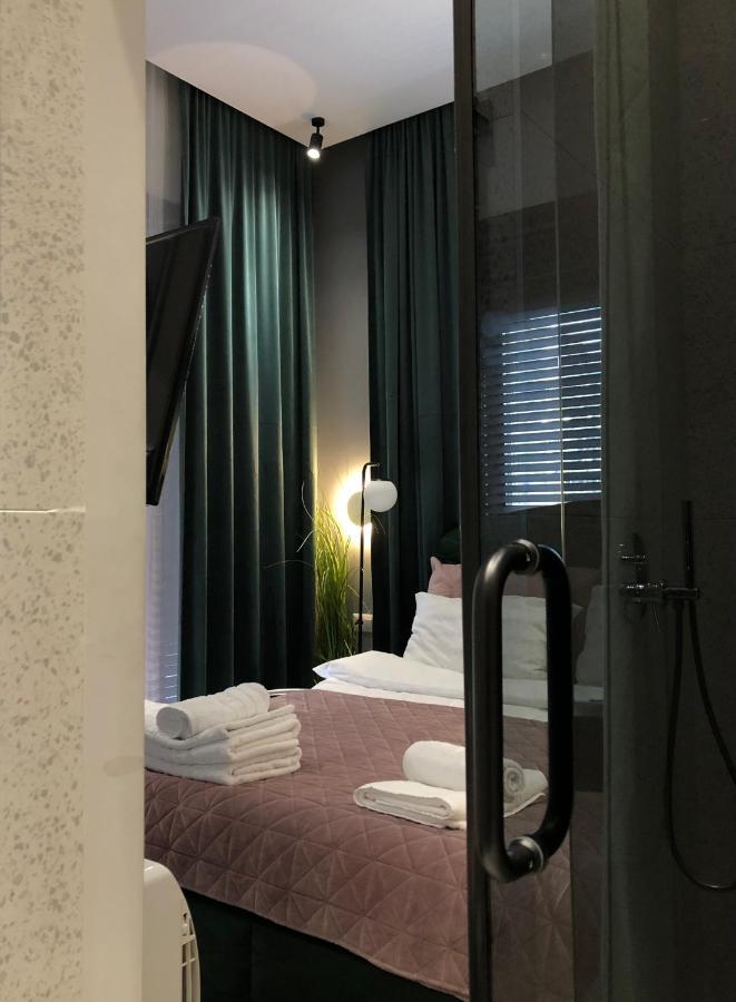 Urban Stay Tirana Deluxe Buitenkant foto