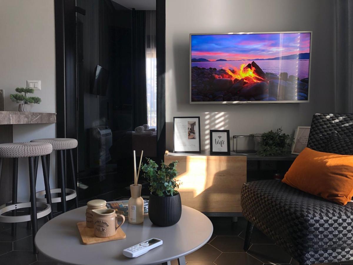 Urban Stay Tirana Deluxe Buitenkant foto