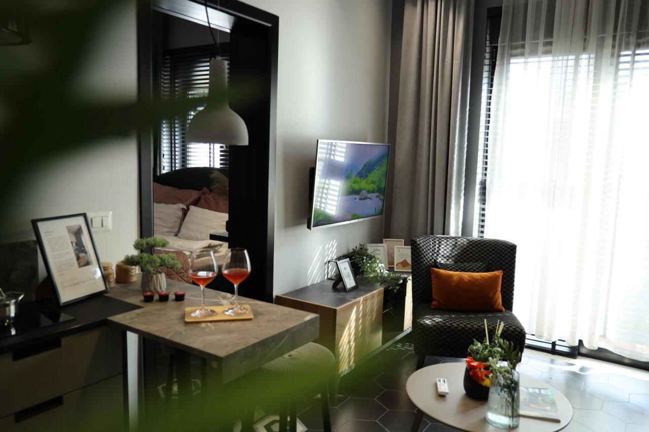 Urban Stay Tirana Deluxe Buitenkant foto
