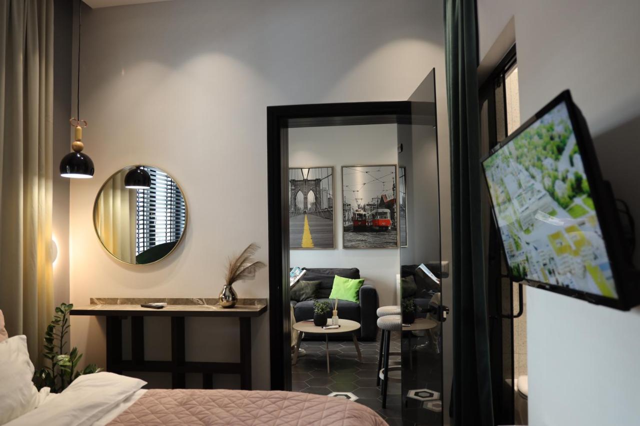 Urban Stay Tirana Deluxe Buitenkant foto
